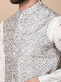 Kurta Sutera Kapas Bersulam Bunga Warna Krim Anouk dengan Jaket Churidar & Nehru