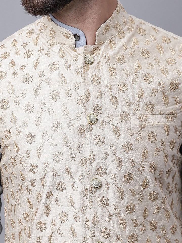 SOJANYA Men Embroidered Pure Cotton Sequinned Kurta With Pyjamas & Nehru Jacket