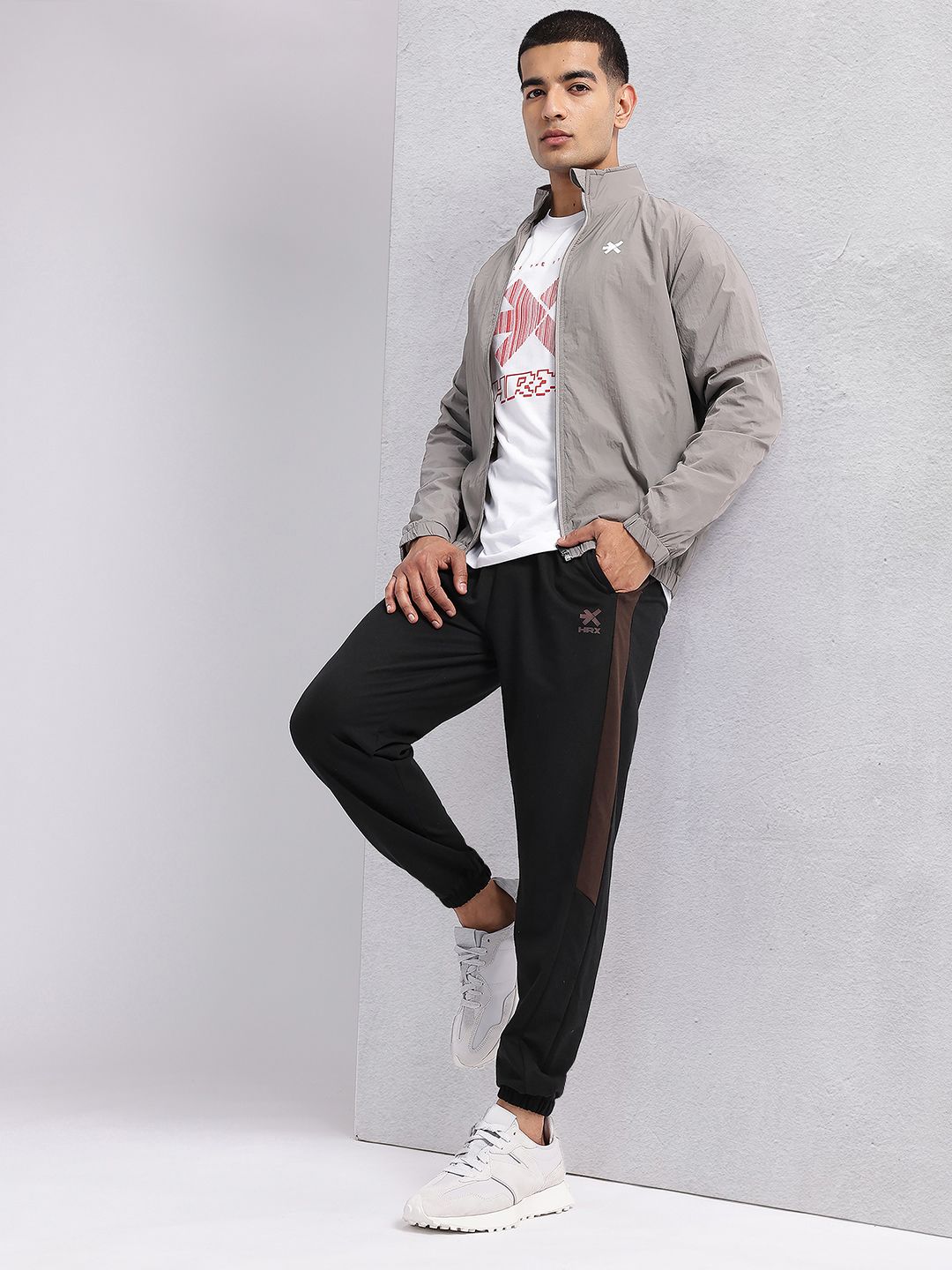 HRX by Hrithik Roshan Men Lifestyle Joggers with Contrast Panels