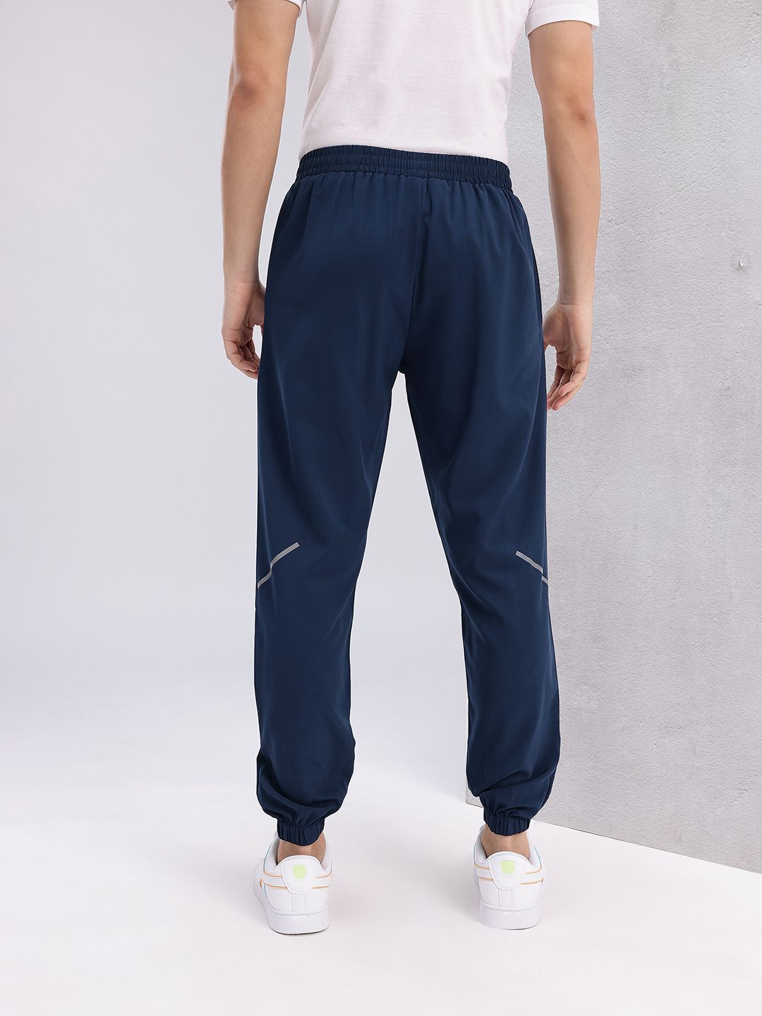 HRX by Hrithik Roshan Men Mid-Rise Regular Fit Rapid-Dry Running Joggers