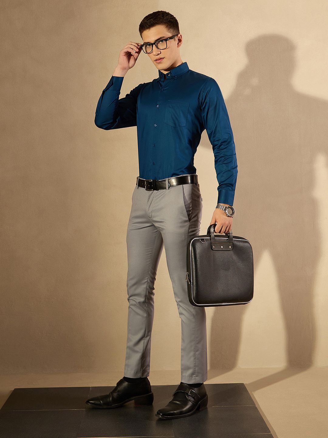 DENNISON Men Blue Comfort Regular Fit Solid Formal Shirt
