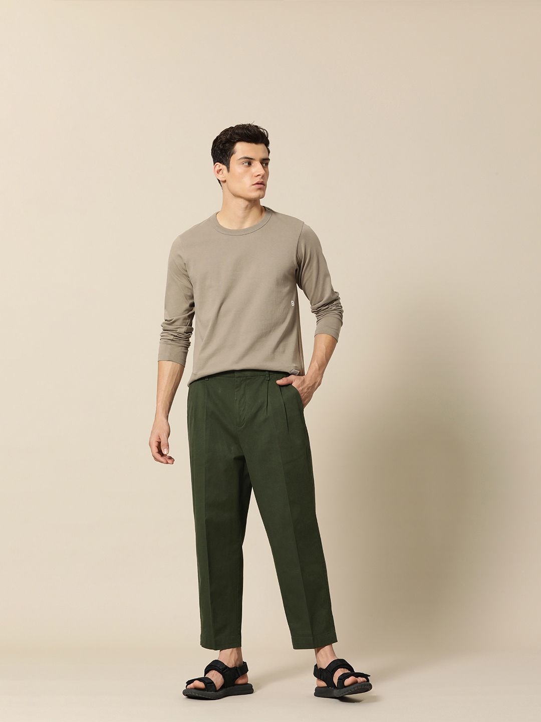 Mr Bowerbird Men Green Solid Oversized Fit Mid-Rise Elephant Ankle Woven Pleated Trousers