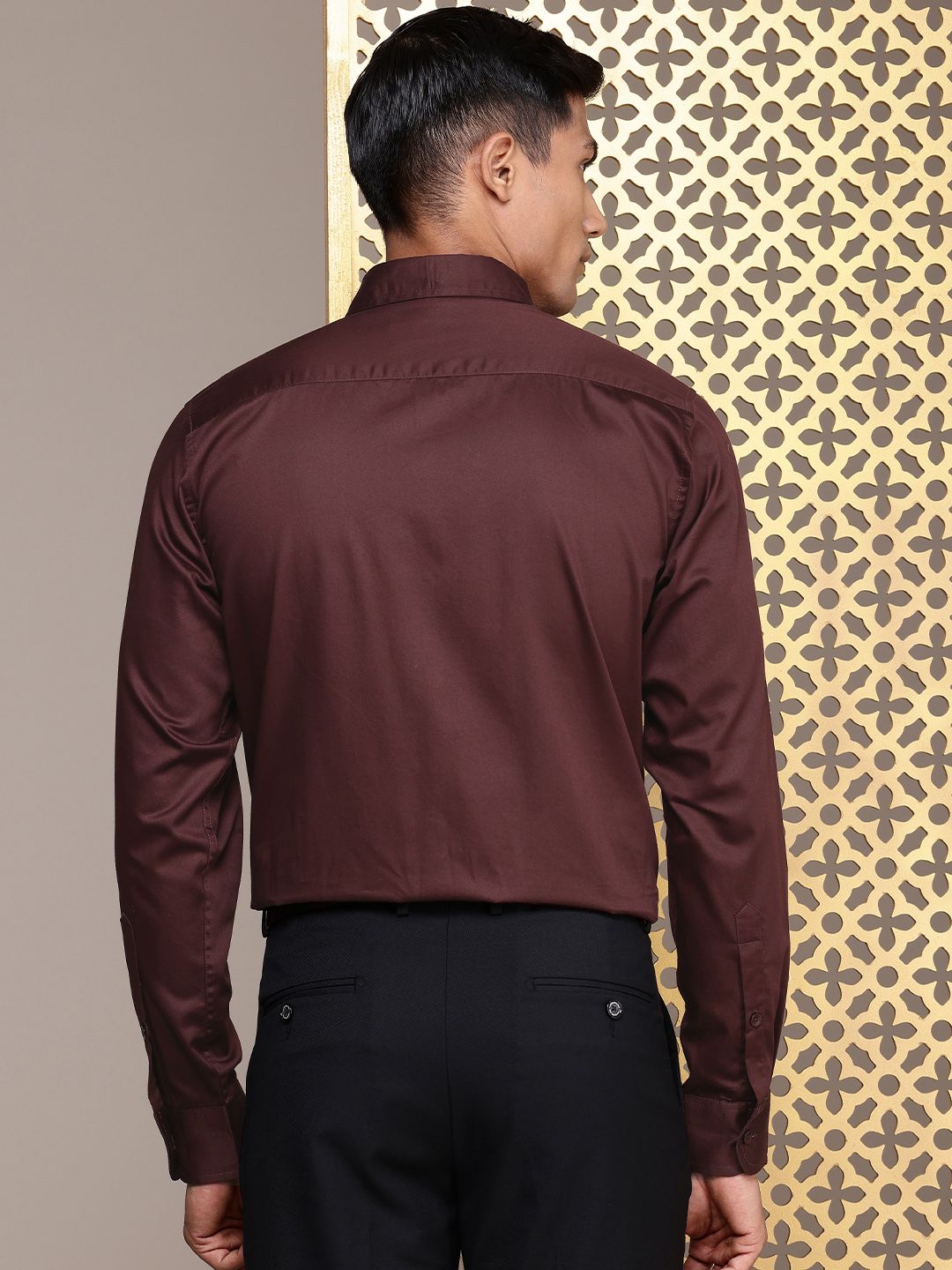 House of Pataudi Geometric Embroidered Pure Cotton Party Shirt