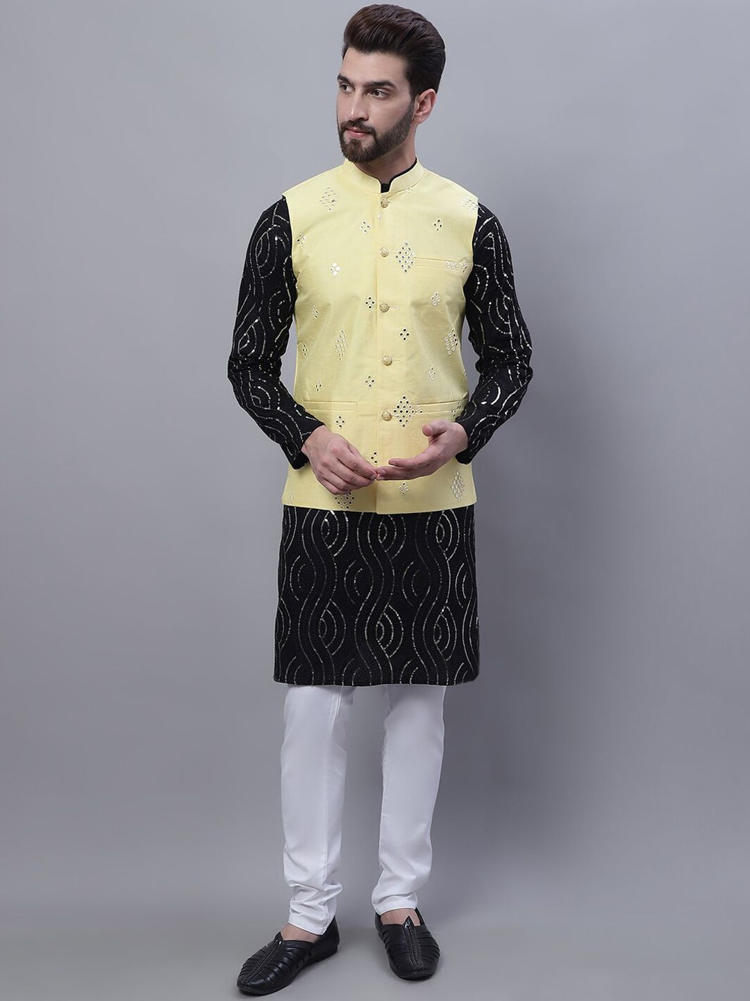 SOJANYA Kurta Kapas Tulen Sulam Leheriya dengan Piyama & Jaket Narhu