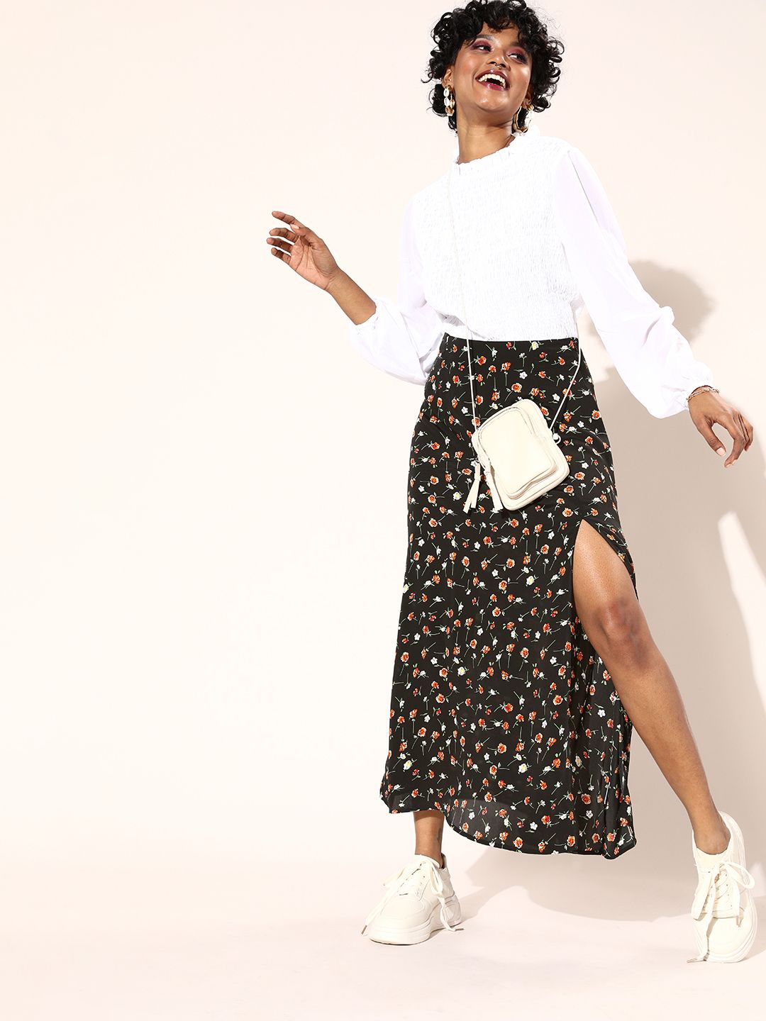 Berrylush Women Black Floral Floral Fantasy Skirt