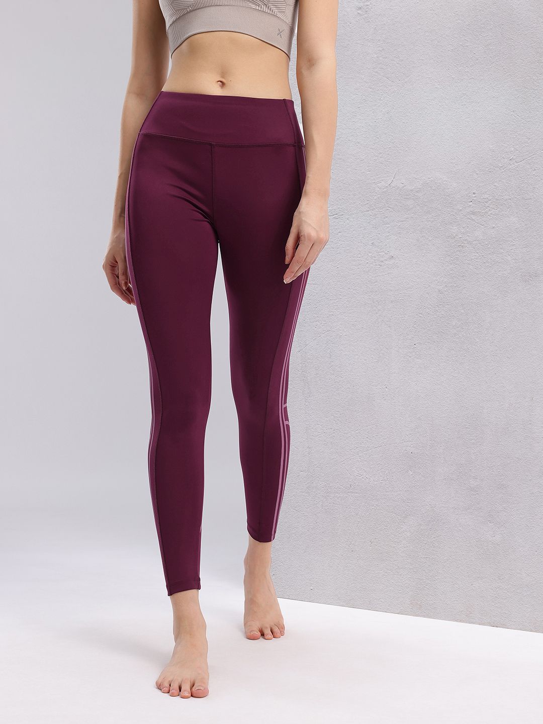 HRX oleh Hrithik Roshan Rapid-Dry Women Striped Yoga Tights