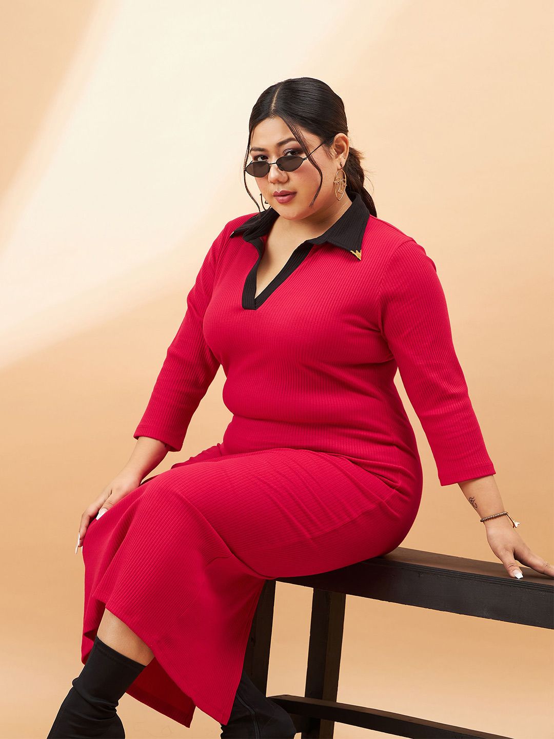 Lengkung sassafras ditambah saiz merah ribbed baju pertunjukan baju midi baju midi