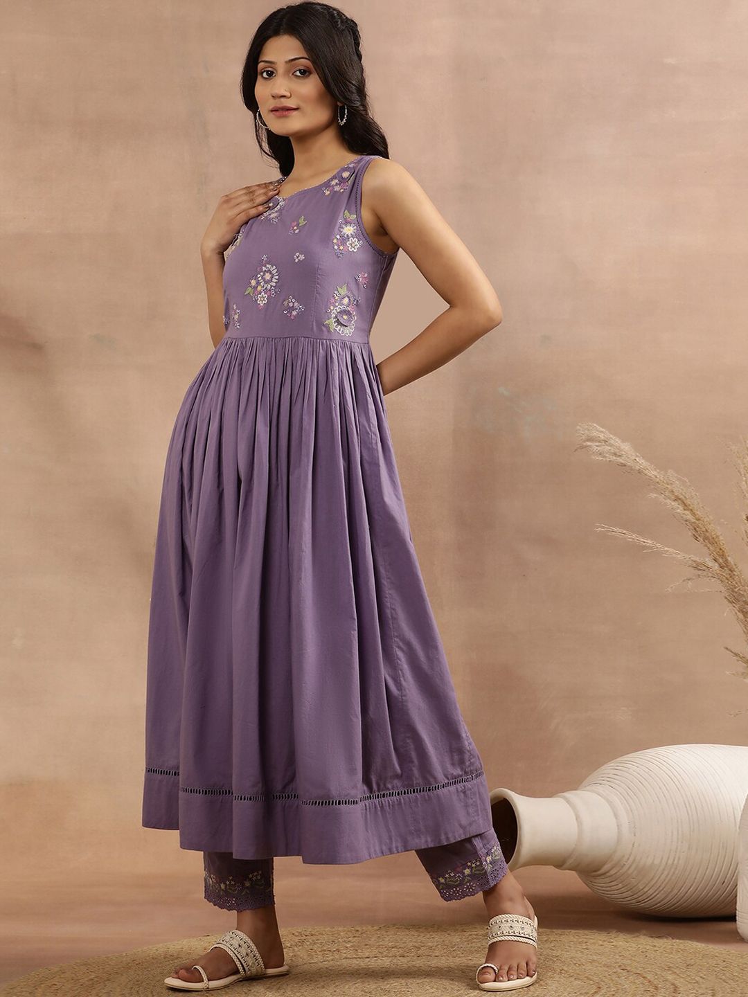 W Floral Yoke Design Empire Thread Work Pure Cotton Kurta with Trousers & With Dupatta