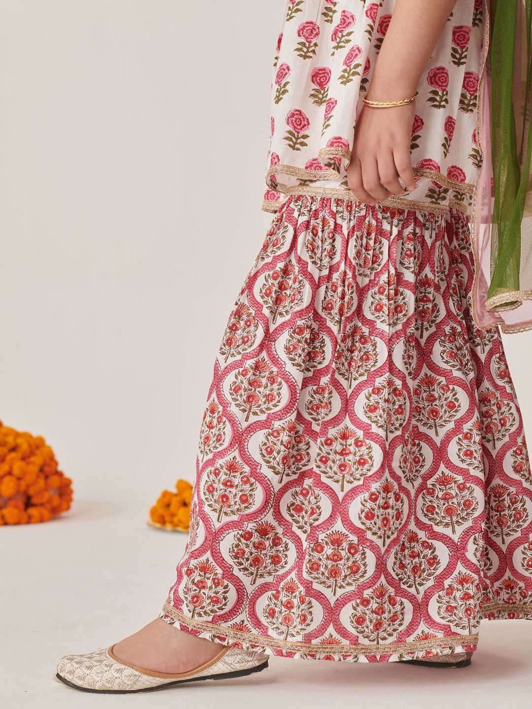 pspeaches Girls Floral Printed Regular Mirror Work Kurta with Sharara & With Dupatta