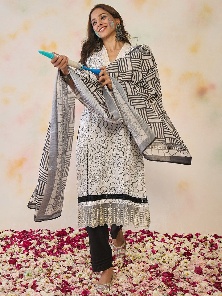 Indo Era Women Printed Regular Thread Work Pure Cotton Kurta with Trousers & With Dupatta