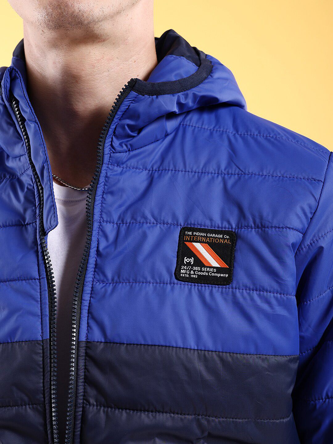 The Indian Garage Co Men Colourblock Regular Fit Hooded Puffer Jacket