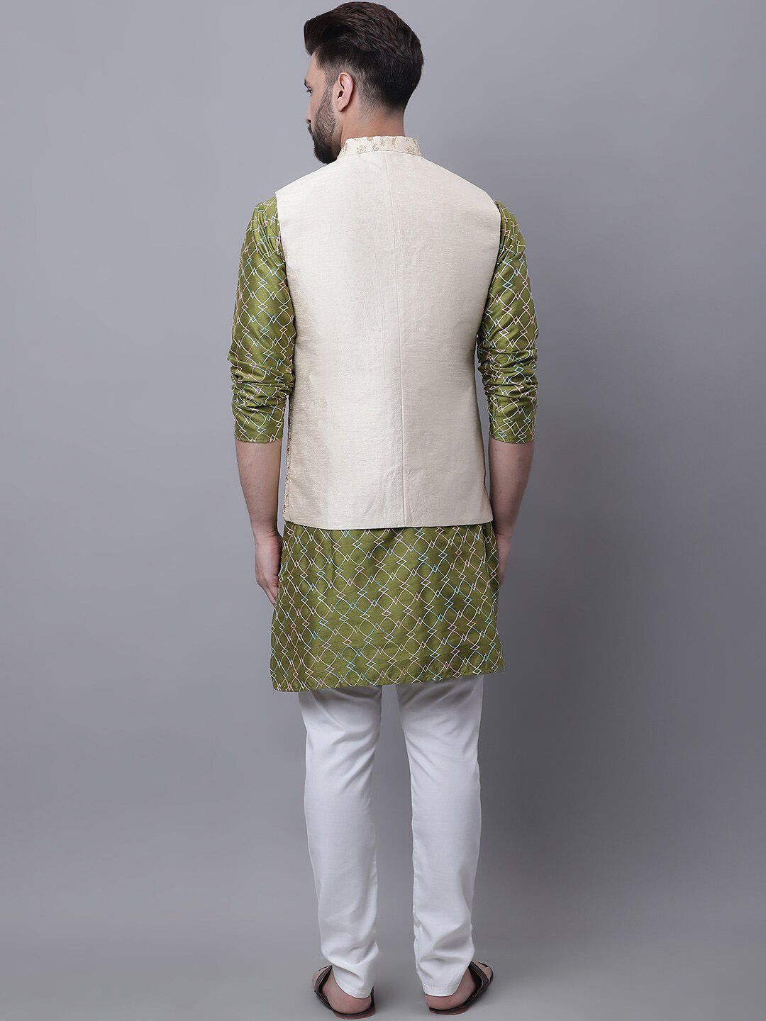 SOJANYA M Ethnic Motifs Embroidered Thread Work Kurta With Churidar
