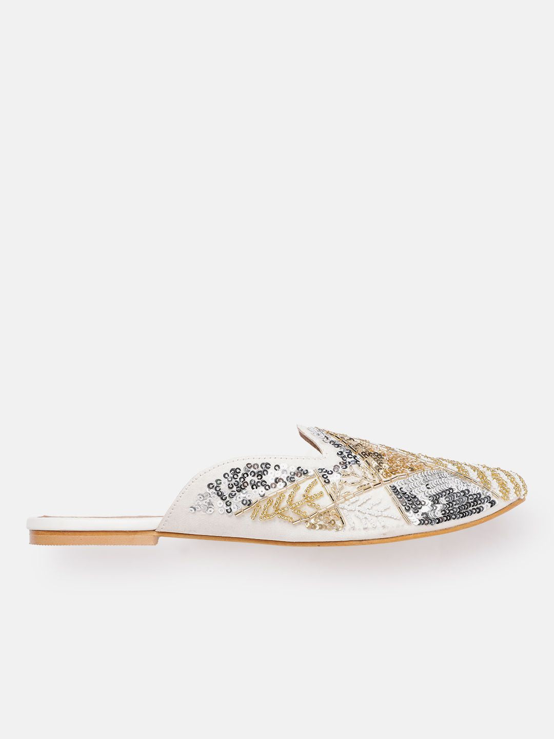 House of Pataudi Women Embellished Ethnic Mules