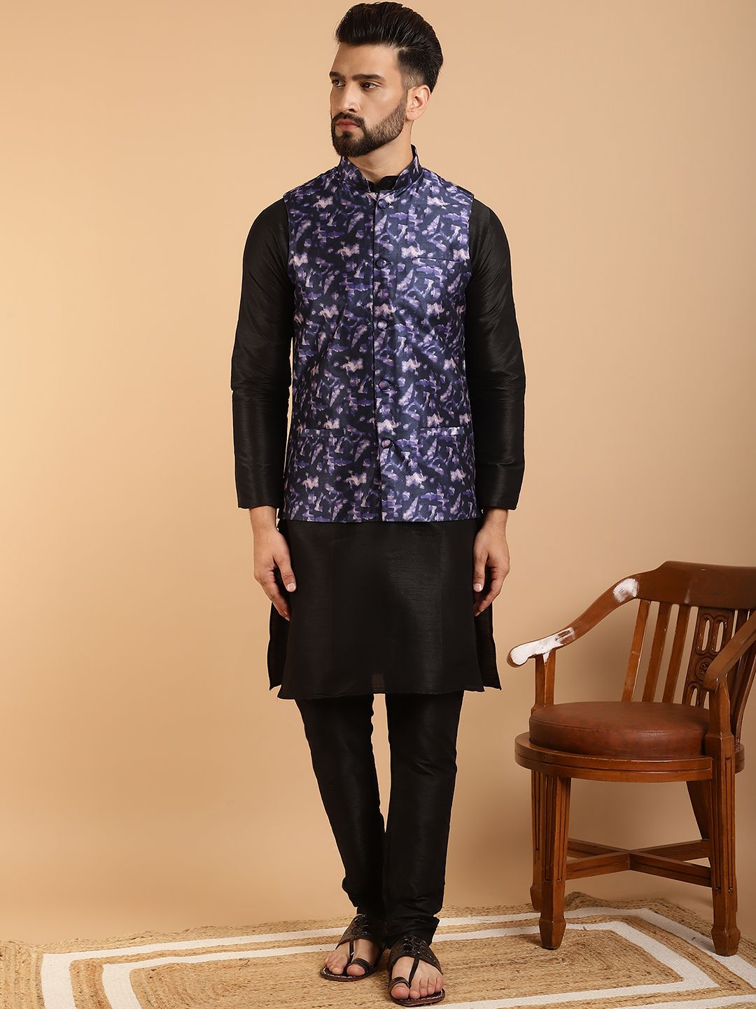 SOJANYA Men Black Solid Kurta with Churidar & Nehru Jacket