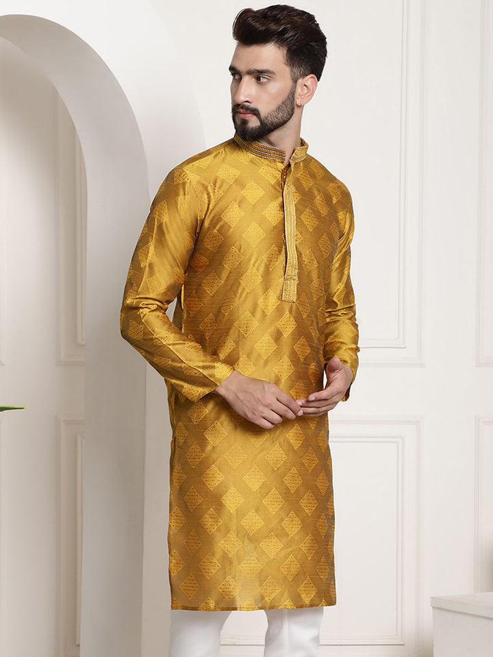 SOJANYA Woven Design Thread Work Silk Cotton Kurta