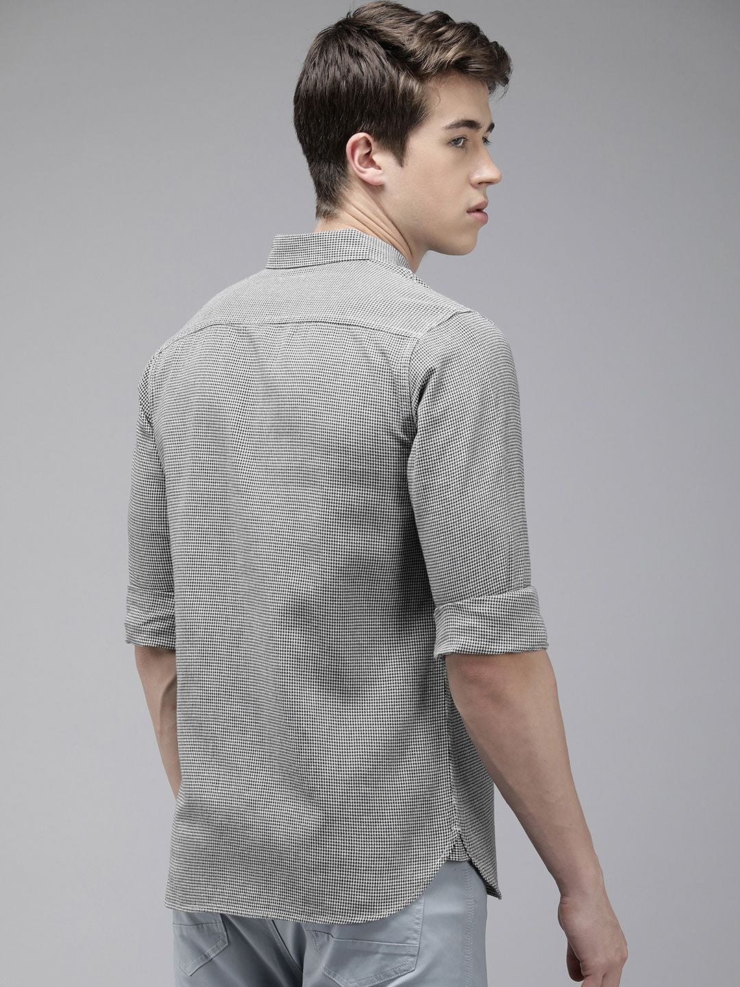 THE BEAR HOUSE Men Slim Fit Opaque Houndstooth Checked Pure Cotton Casual Shirt