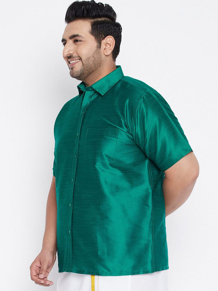 VASTRAMAY Men Green Premium Casual Shirt