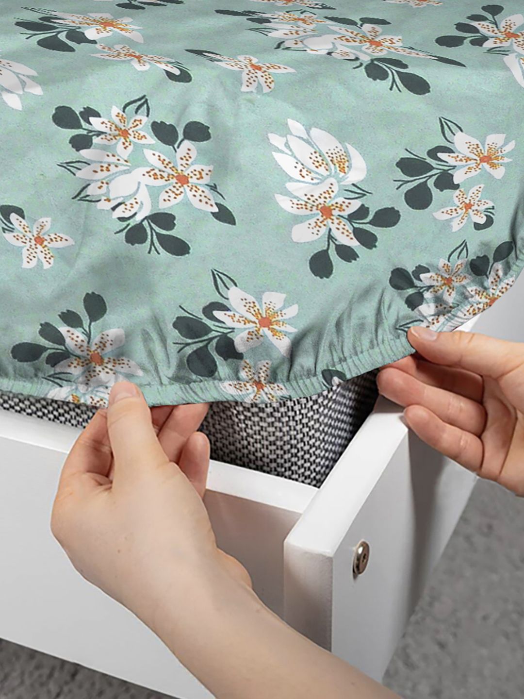 KLOTTHE Green Floral 300 TC Cotton Blend Dilengkapi Cadar Katil Double dengan 2 Sarung Bantal