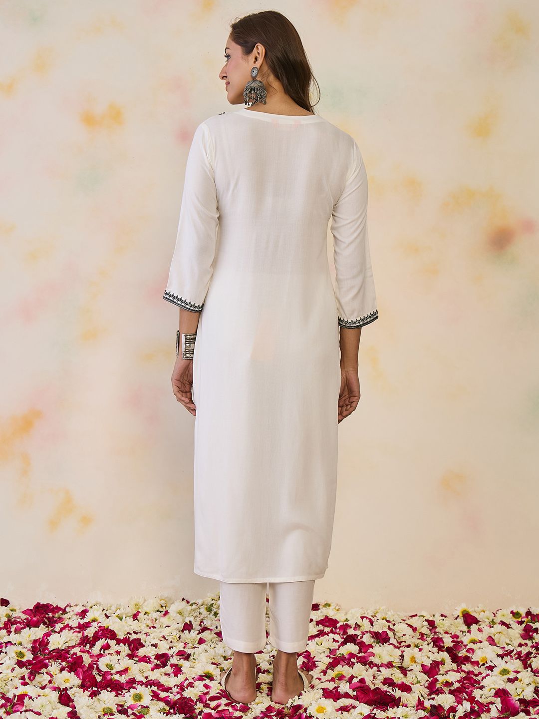 Indo Era Women Ethnic Motifs Embroidered Thread Work Floral Kurta
