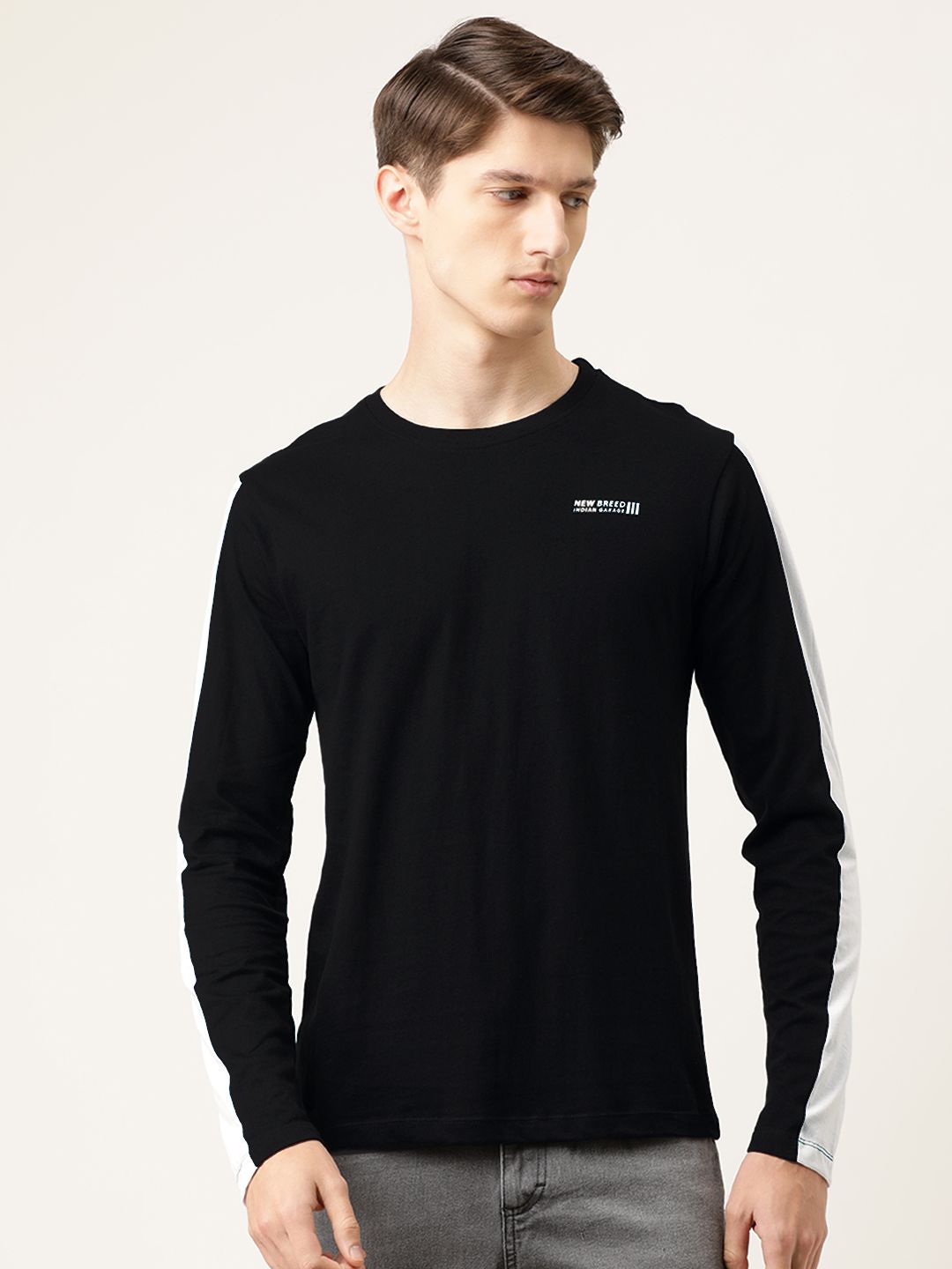 The Indian Garage Co Men Black Solid Round Neck T-shirt