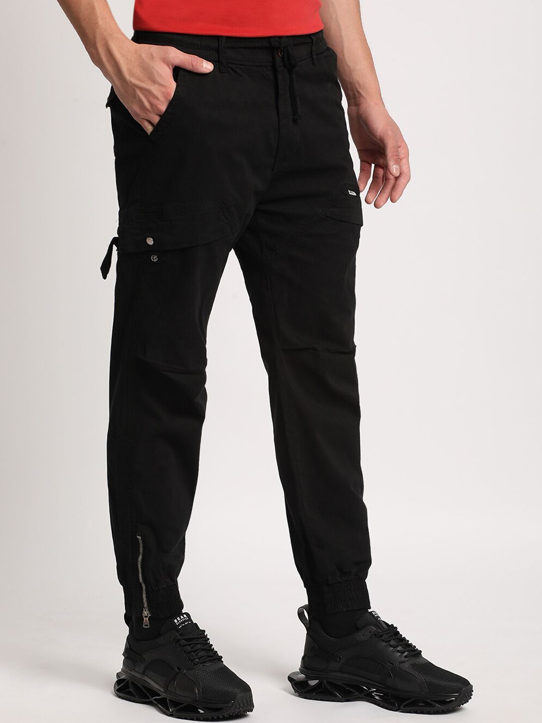 THE BEAR HOUSE Men Mid-Rise Easy Wash Regular Fit Cargos Trousers