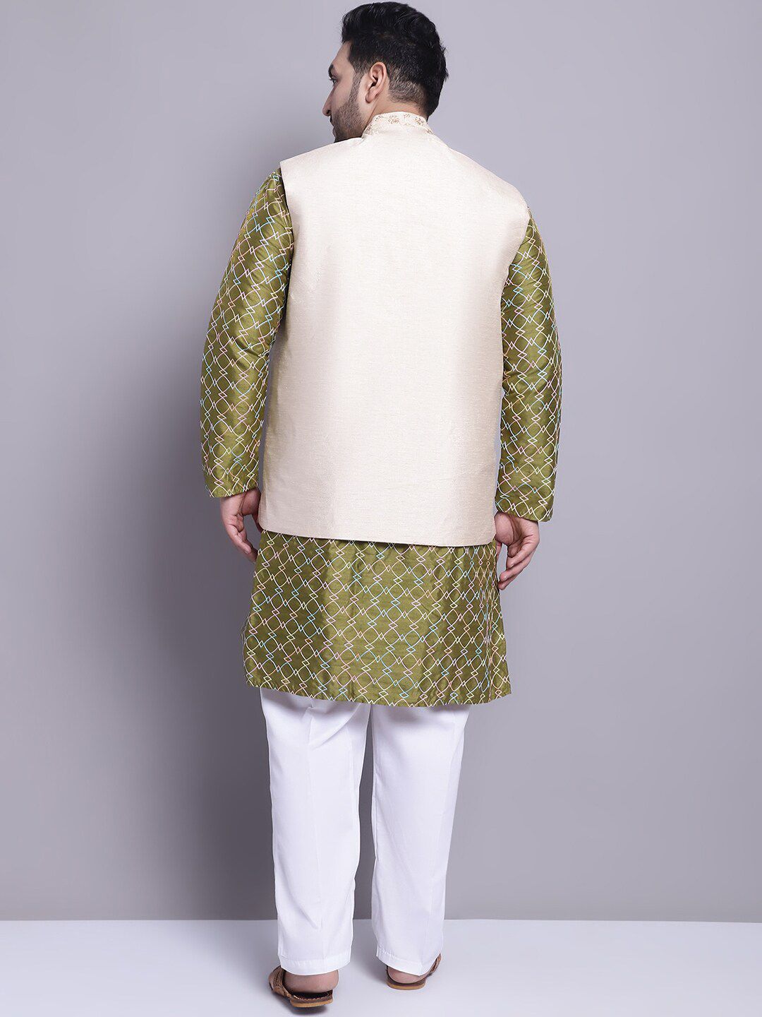 SOJANYA PLUS Embroidered Regular Kurta with Pyjamas