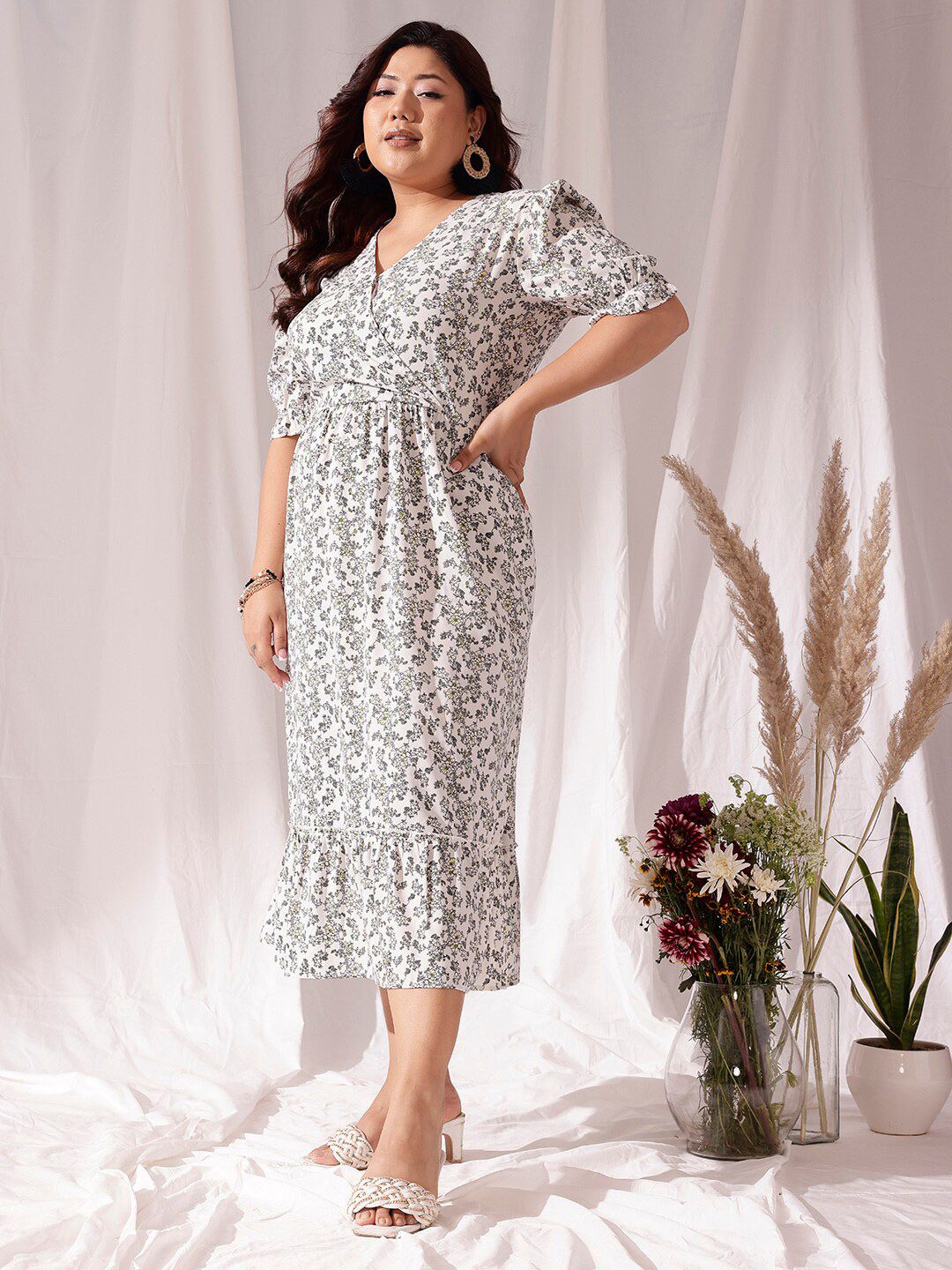 CURVY STREET White Floral Printed V-Neck Flared Fit & Flare Midi Dress