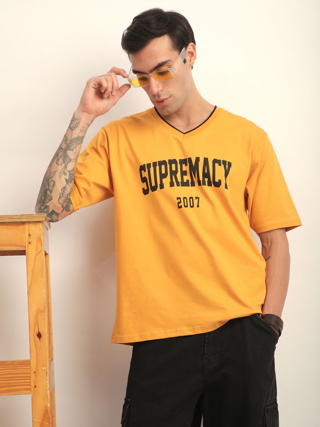 DILLINGER Men Short Sleeve Oversized V-Neck Printed Tshirt