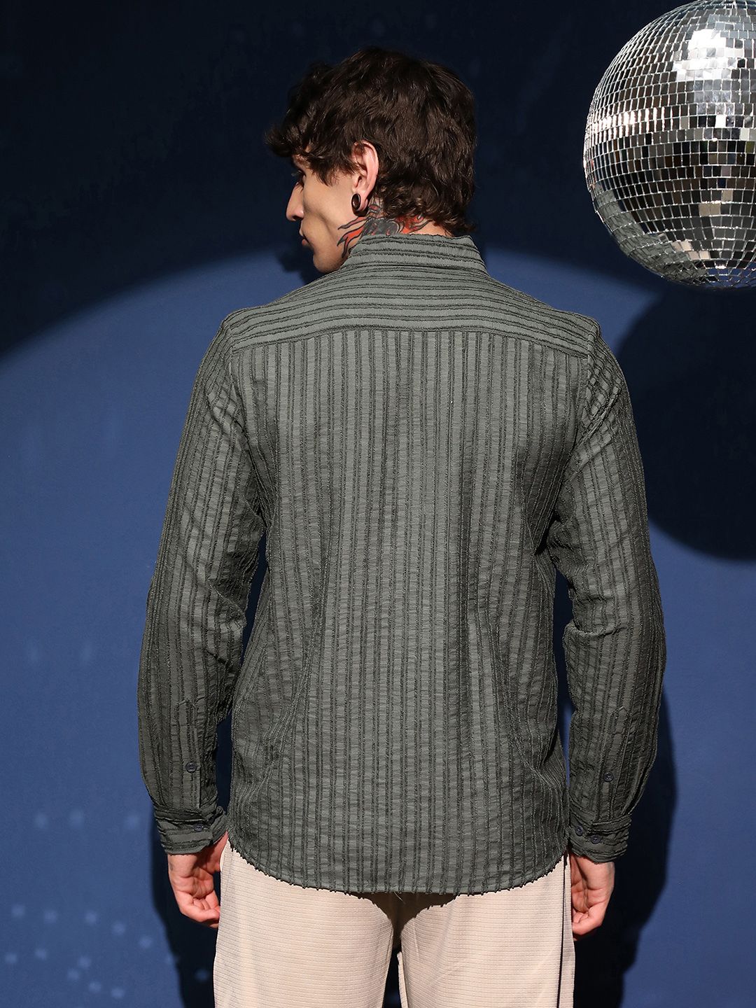 Campus Sutra Edge-Lined Half-Placket Self Design Comfort Regular Fit Casual Shirt