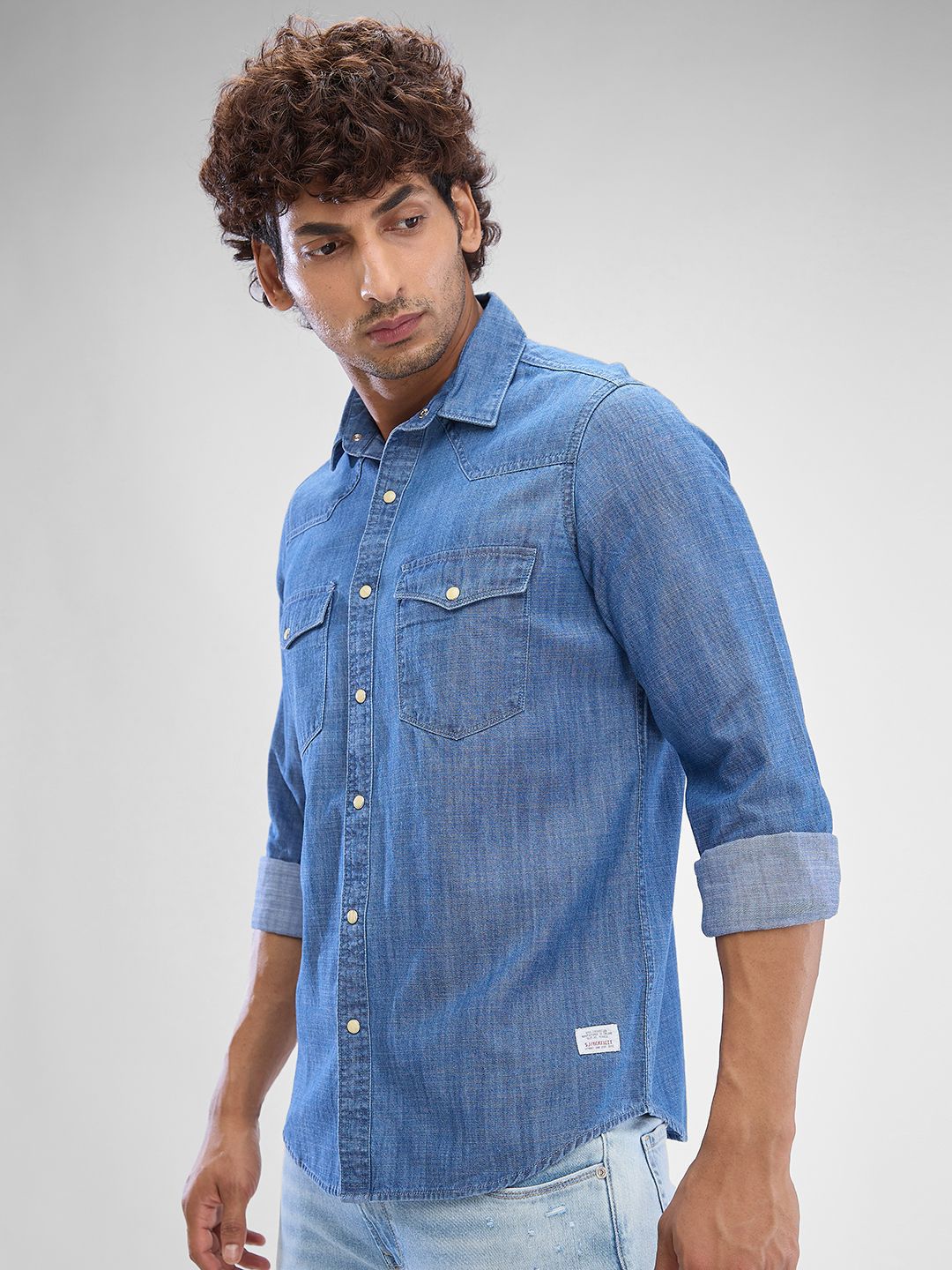 SPYKAR Men Solid Spread Collar Slim Fit Casual Shirt
