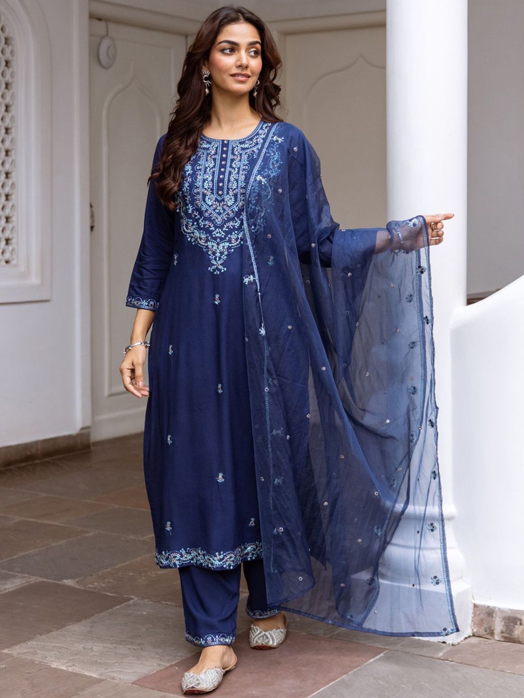 Indo Era Women Floral Embroidered Regular Thread Work Kurta with Trousers & With Dupatta