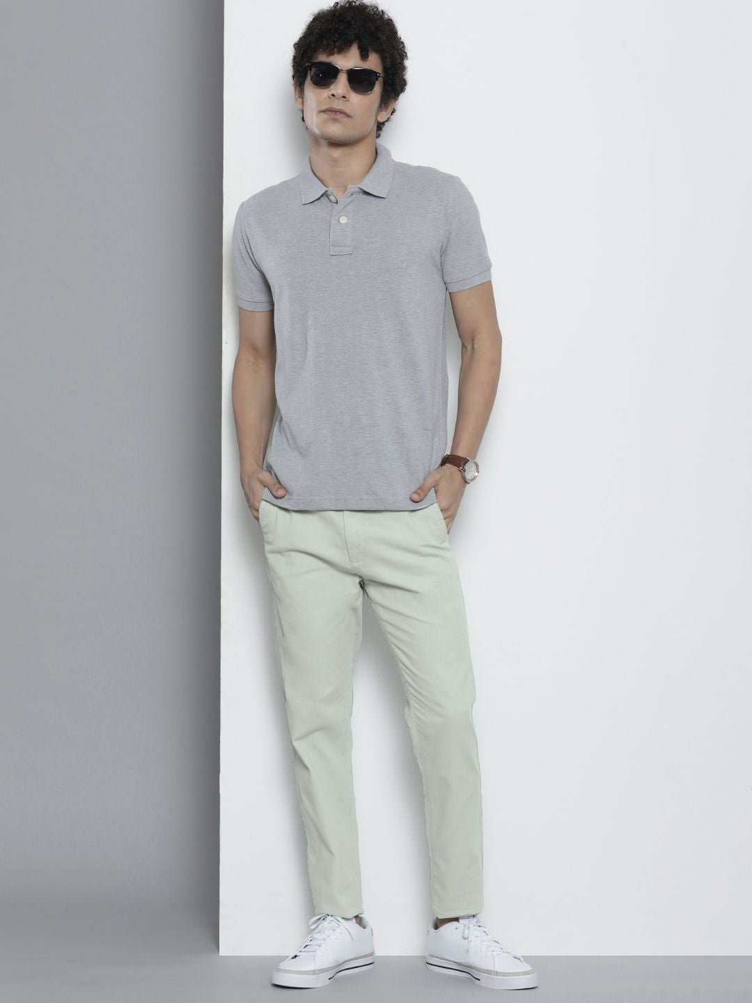 The Indian Garage Co Men Green Solid Chinos Trousers