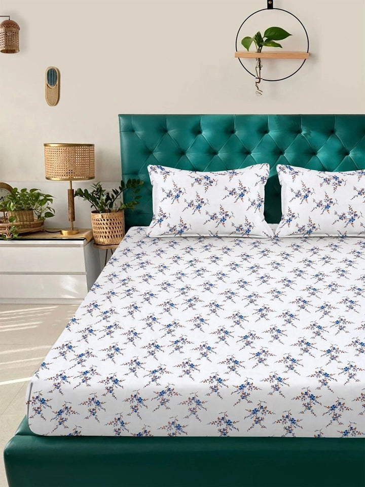 Myntra Elegant Homes White & Blue Floral 300 TC King Cadar dengan 2 Sarung Bantal