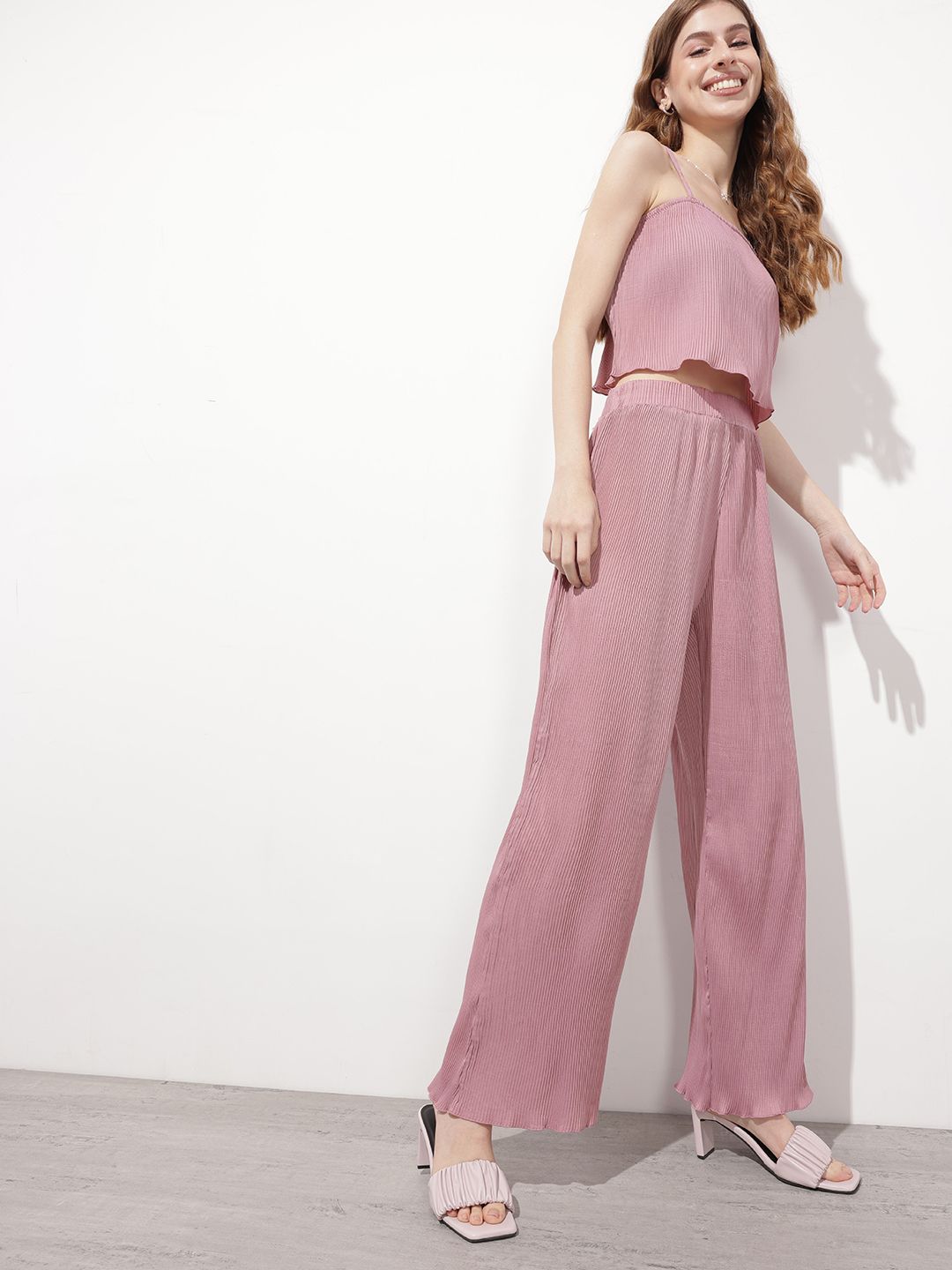 DressBerry Normcore Chic Accordion Pleated Crop Top