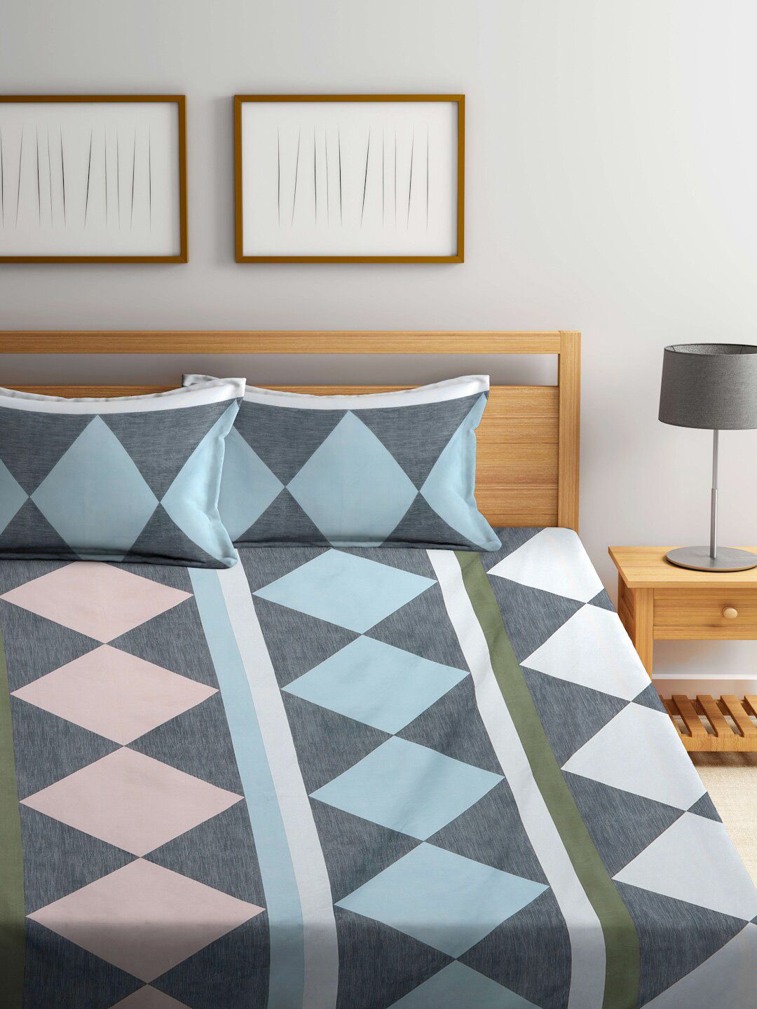 KLOTTHE Blue Geometric Cotton 300 TC Fitted King Fine Bedsheet with 2 Pillow Covers-98 x 89 inches