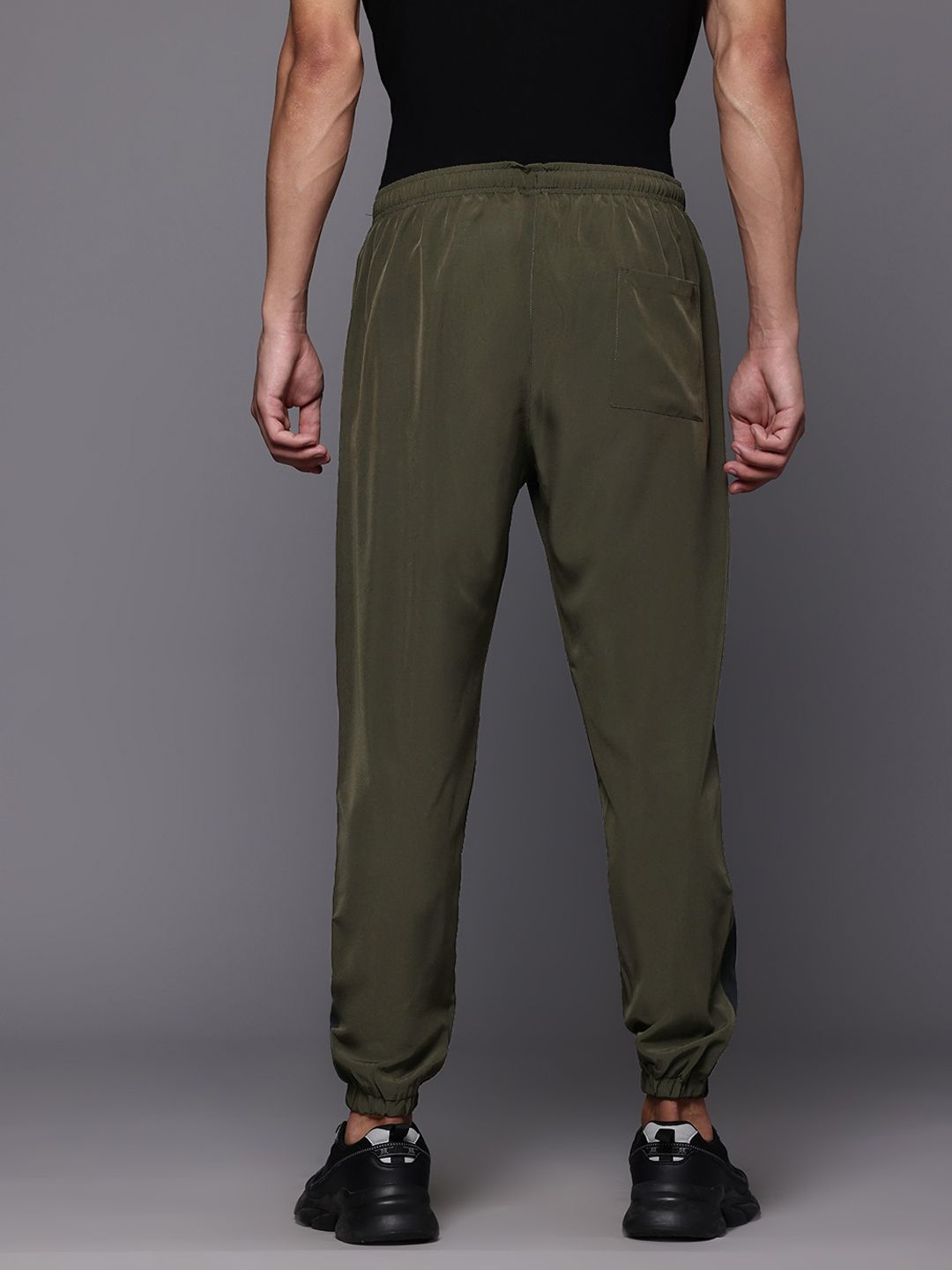 HRX by Hrithik Roshan Men Lifestyle Patch-Detailed Joggers