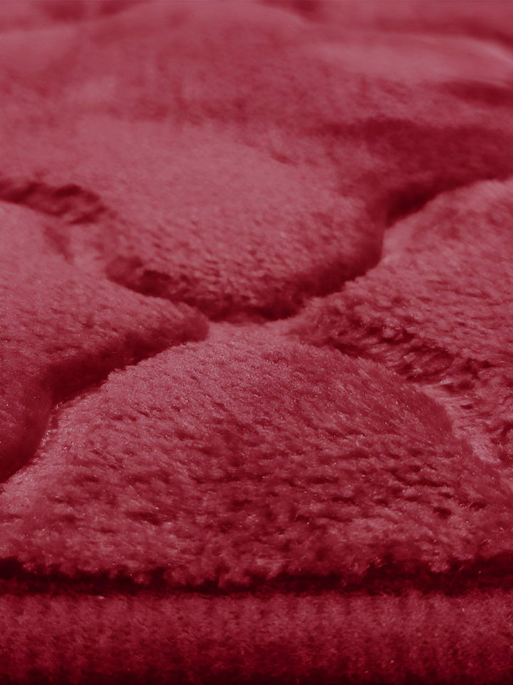 Story@home Red Textured Microfiber Anti Skid 210 GSM Bath Mat