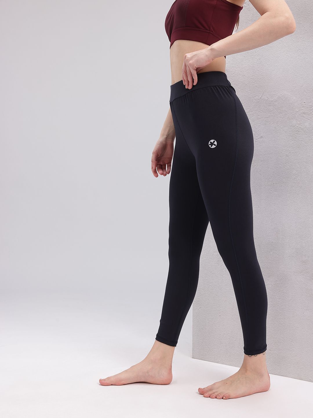HRX by Hrithik Roshan Women Mid-Rise Cropped Skinny Fit Yoga Tights