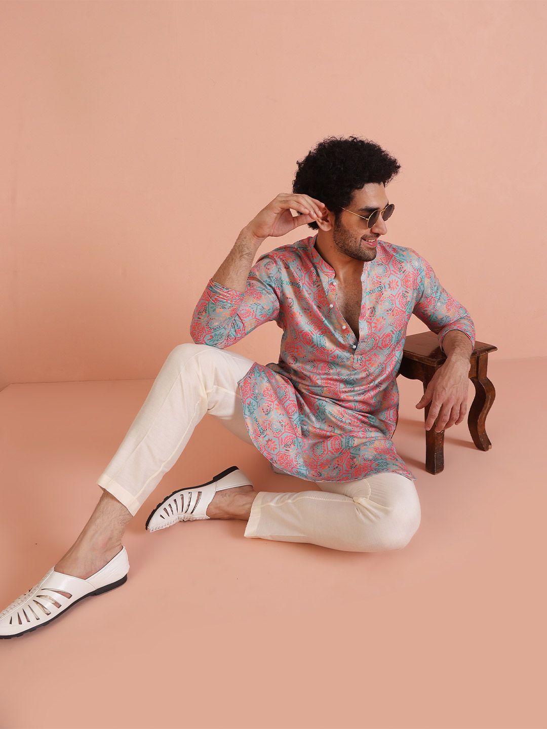 KISAH Floral Printed Straight Kurta with Trousers