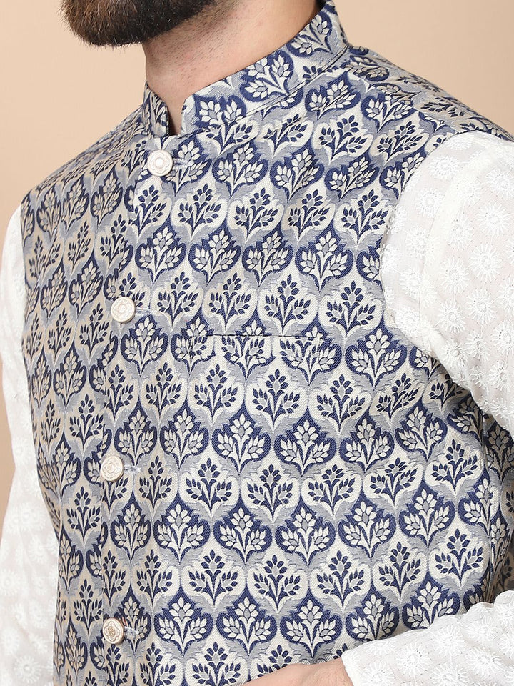 Kurta Kapas Tulen Bersulam Bunga Warna Krim Anouk dengan Jaket Churidar & Nehru