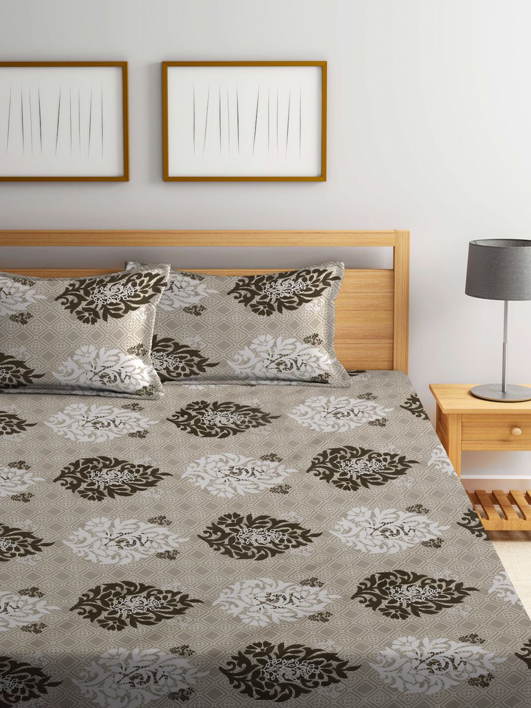 KLOTTHE Beige & Brown Floral Printed 300TC Double King Bedsheet With 2 Pillow Covers