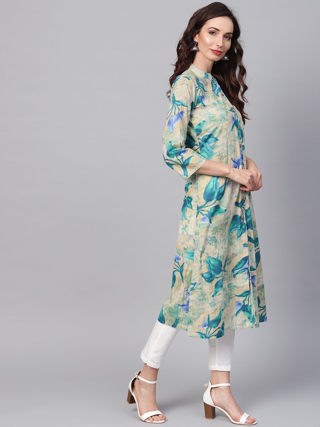 SOJANYA Women Blue & Beige Floral Print A-Line Kurta