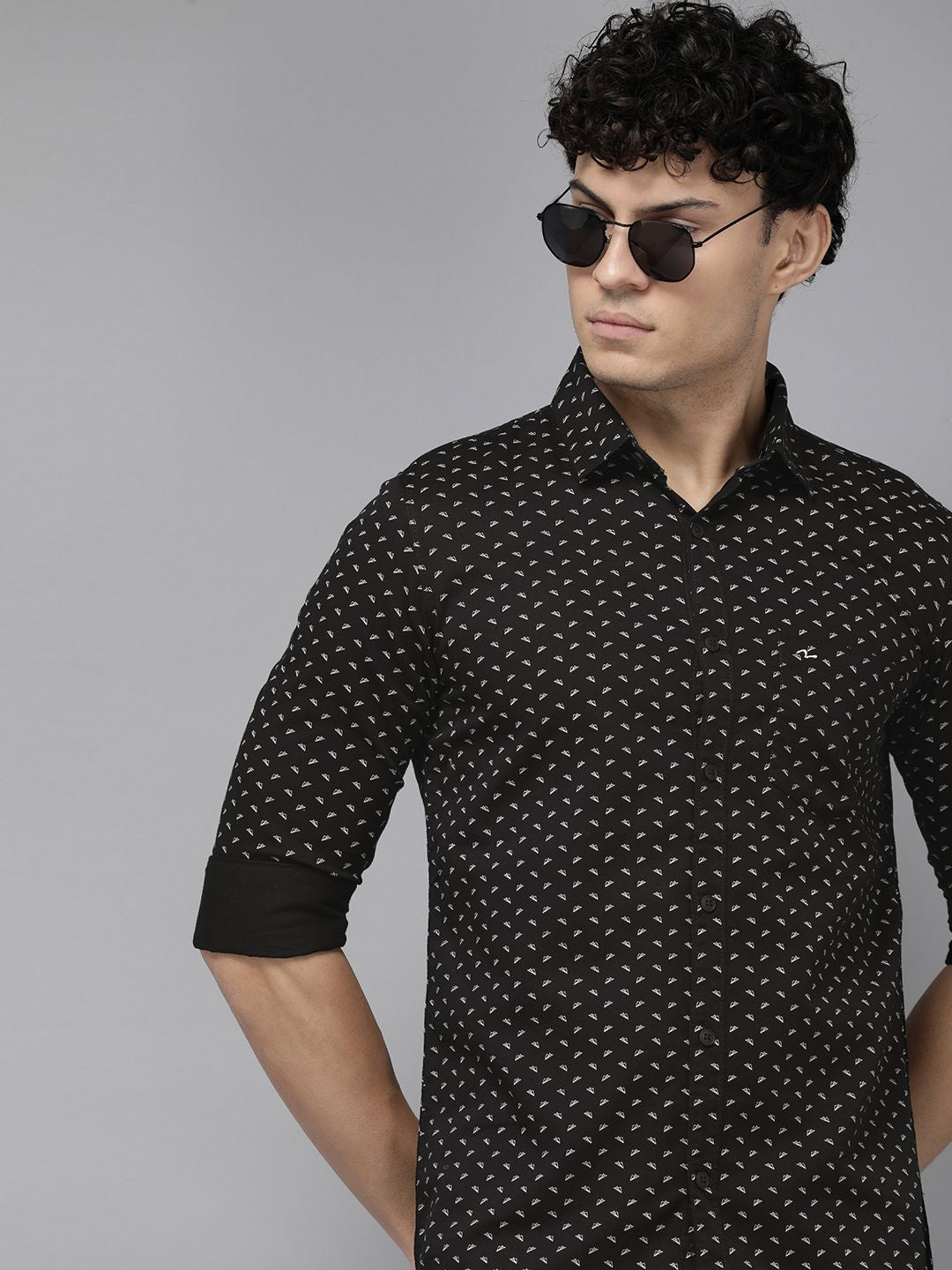 SPYKAR Slim Fit Geometric Printed Pure Cotton Casual Shirt