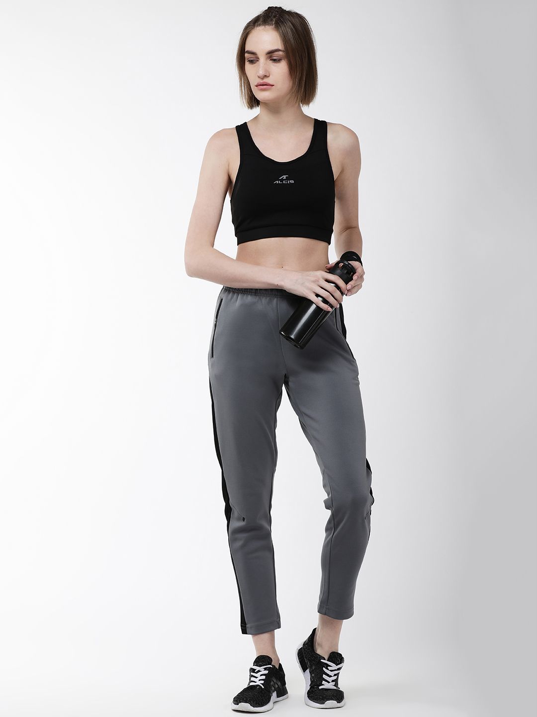 Alcis Women Black Solid Non-Wired Lightly Padded Sports Bra WBRSSR1573