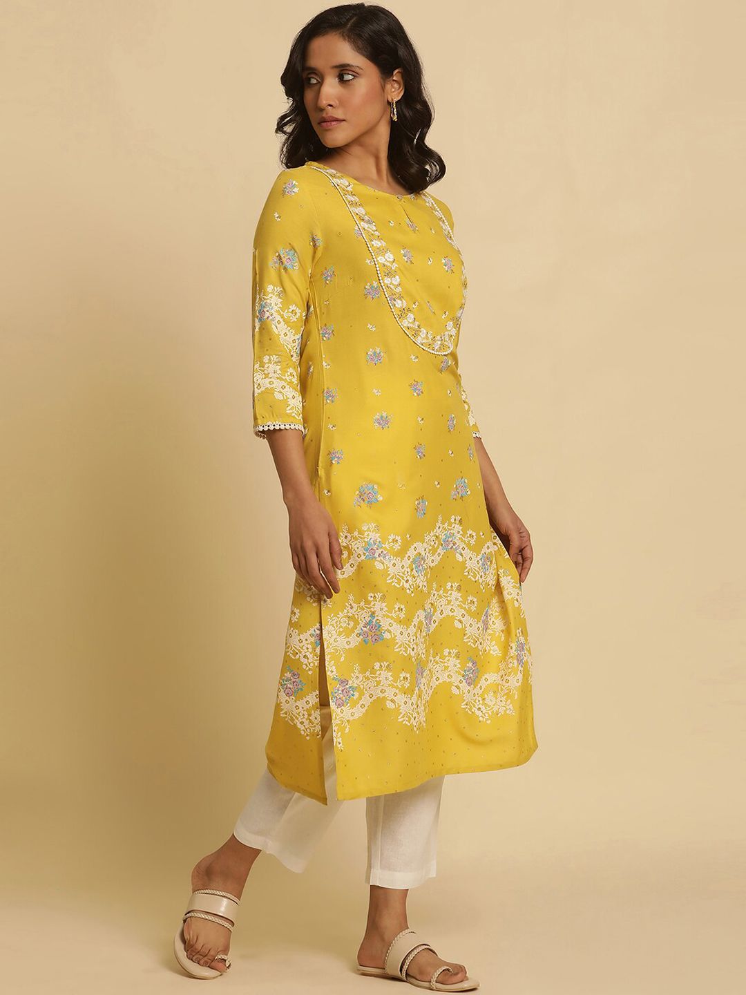 W Floral Embroidered Thread Work Kurta
