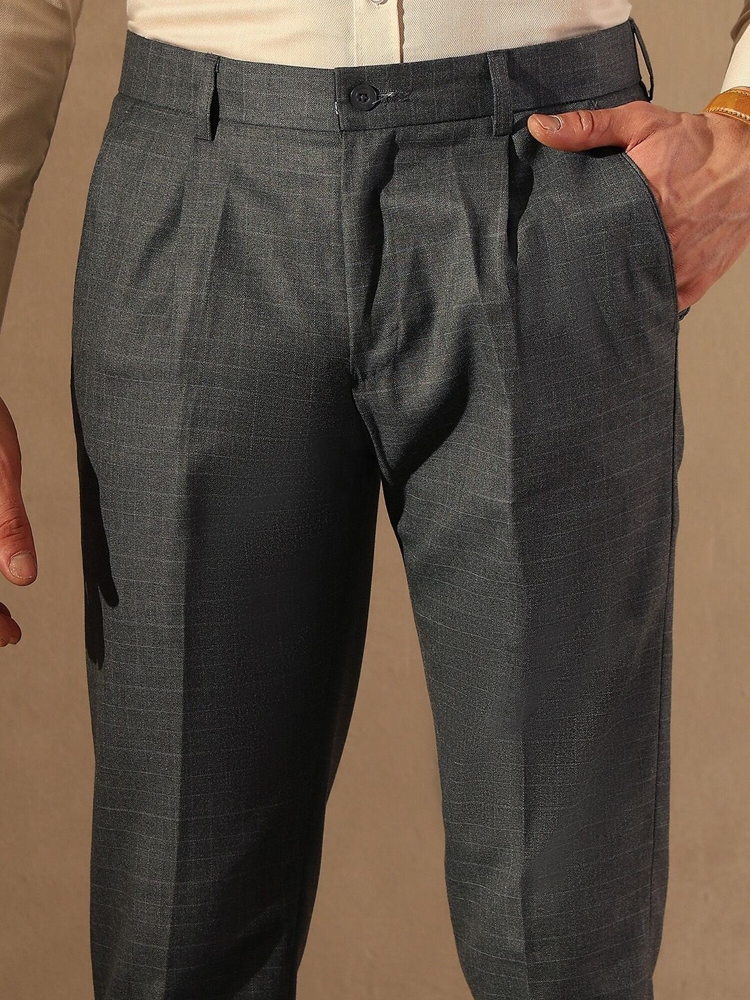 DENNISON Men Tapered Fit Self Check Pleated Trouser