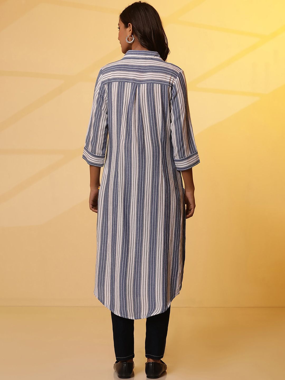 AURELIA Striped Keyhole Neck Three-Quarter Sleeves Straight Kurta