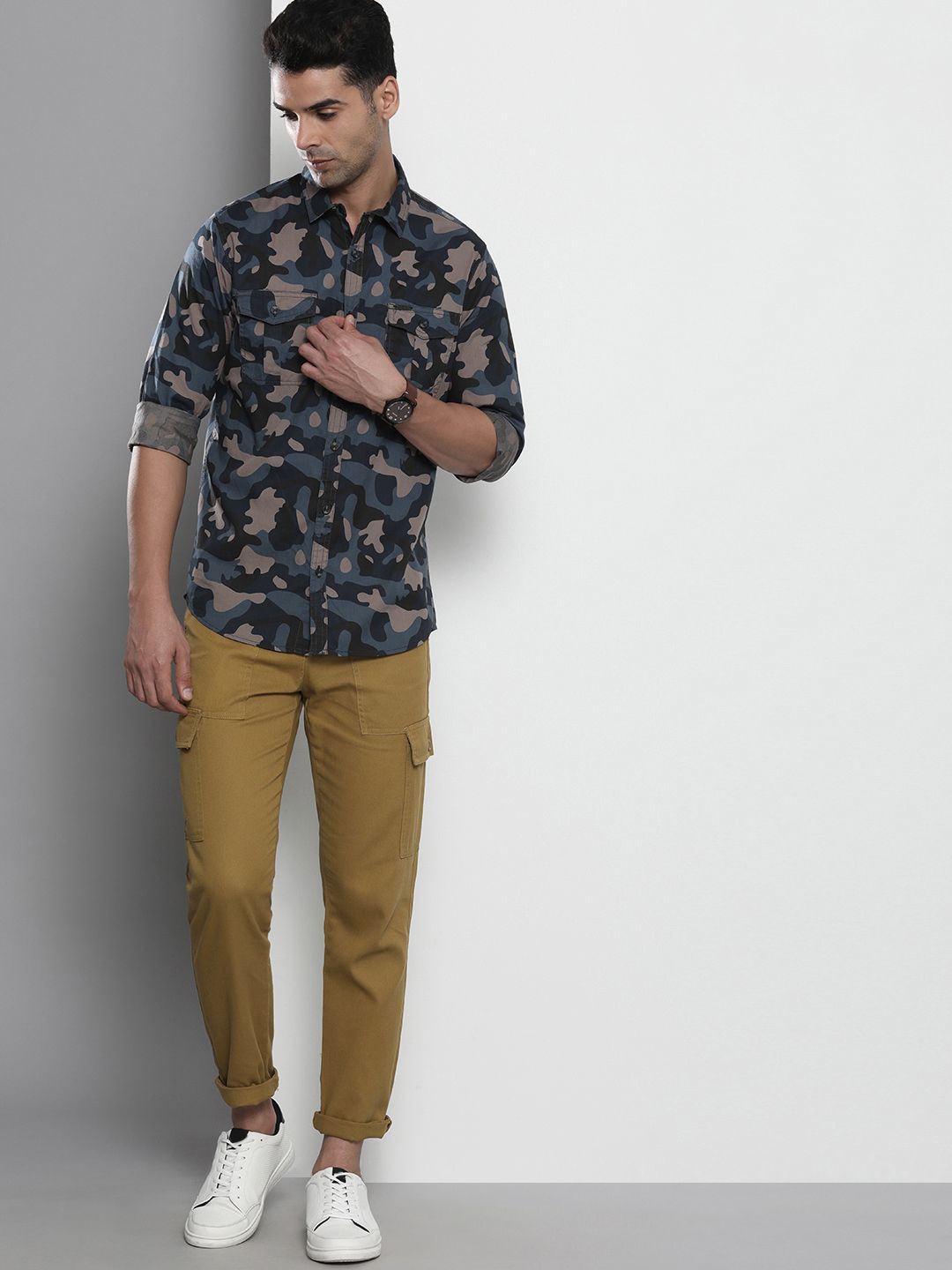 The Indian Garage Co Men Khaki Slim Fit Cotton Cargos Trousers