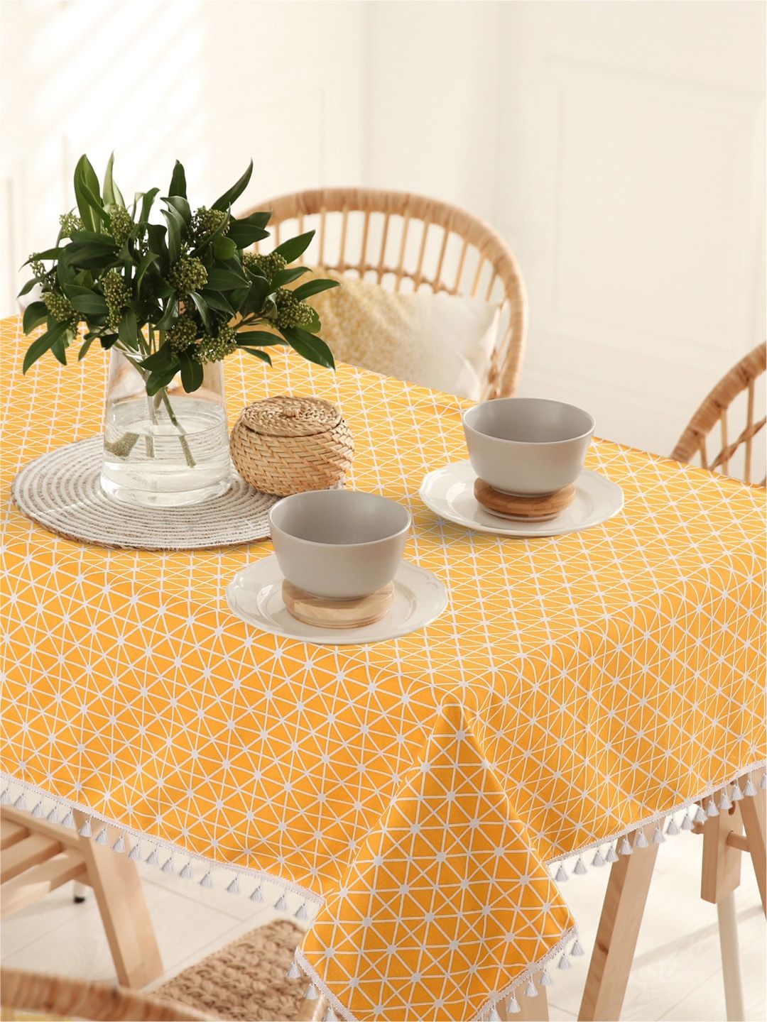 URBAN SPACE Yellow & White Geometric Printed Pure Cotton 6-Seater Table Cover