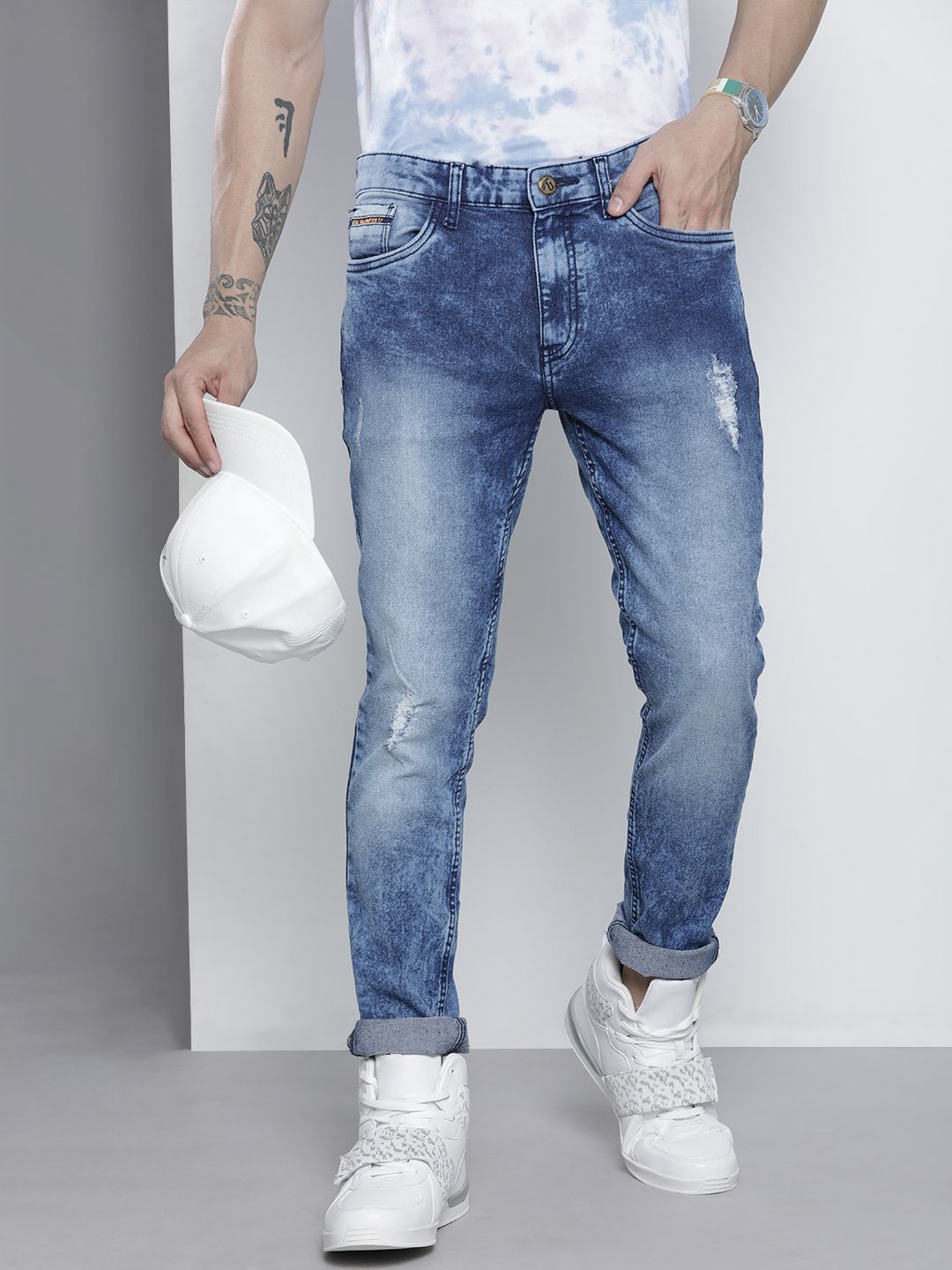 The Indian Garage Co Men Blue Slim Fit Low Distress Light Fade Acid Wash Stretchable Jeans